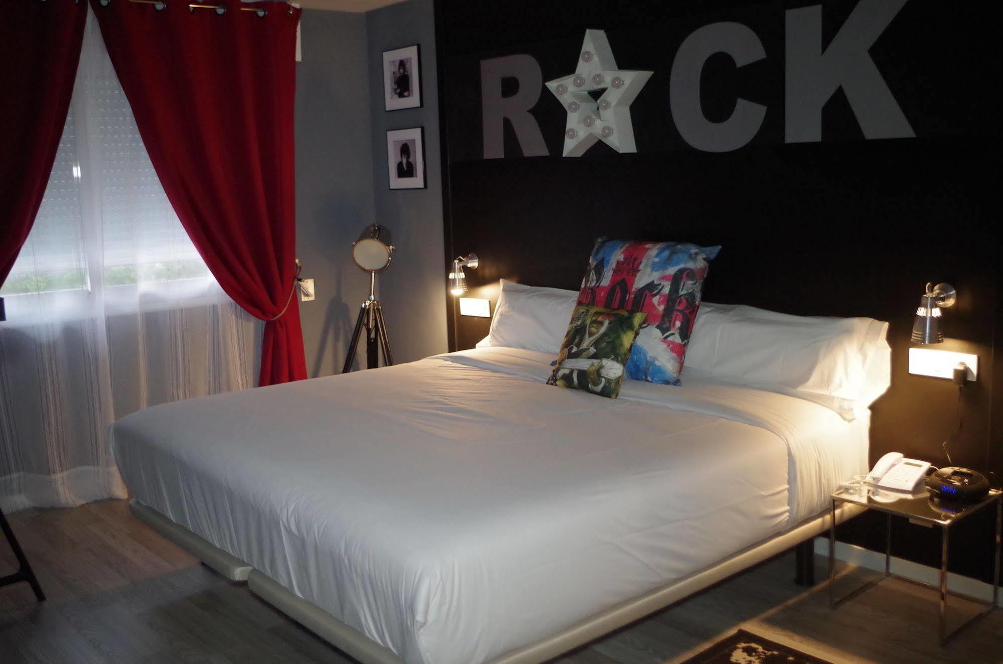 Hotel Apartamentos Rock Star Taboadela Esterno foto
